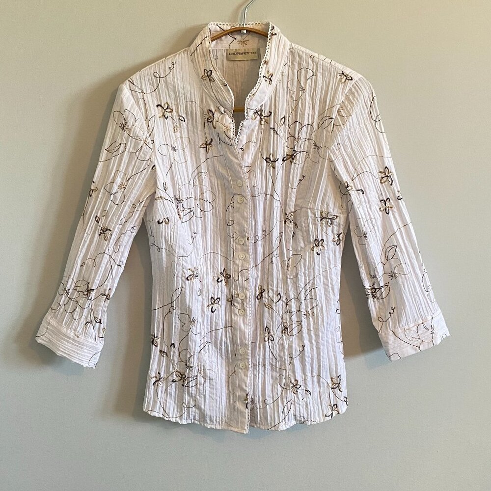 Embroidered Button Down Shirt with Tapered Waist and Pointelle Trim Y2K Floral